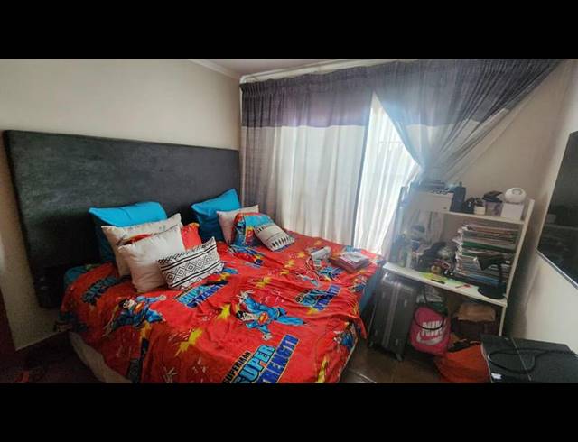 2 BEDROOM TOWNHOUSE FOR SALE IN CASTLEVIEW